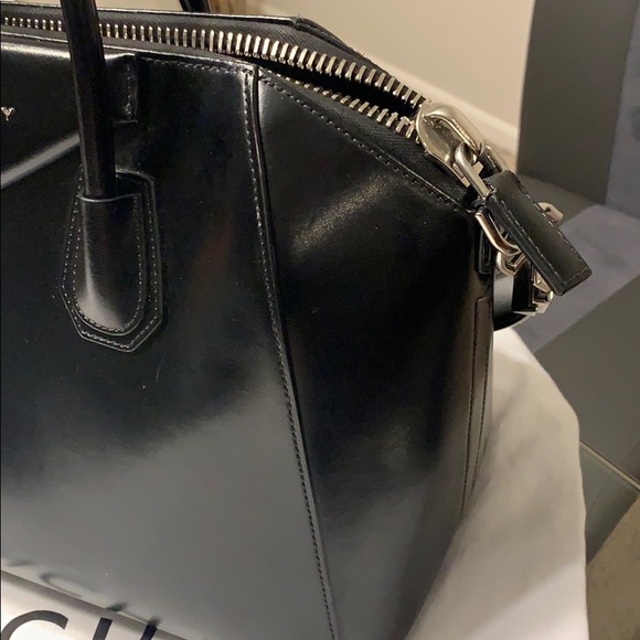 COPY - Givenchy Antigona Large purse - Picture 2 of 5